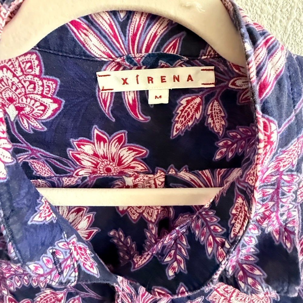 XiRENA Jesse Navy and Pink Floral Shirt - Medium - Picture 2 of 3